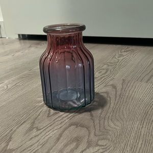 NWOT! MAKE AN OFFER! Home decor multicolored vase, size 4.33”x5.71”